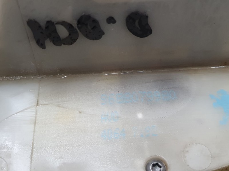 Recambio de cerradura puerta delantera derecha para peugeot 208 style referencia OEM IAM 9688079980  5 PINES