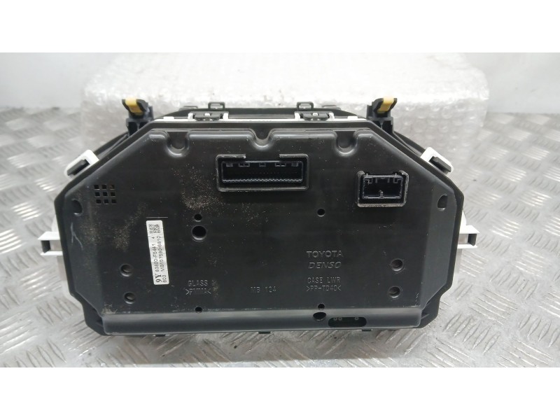 Recambio de cuadro instrumentos para toyota yaris (_p13_) 1.5 hybrid (nhp130_) referencia OEM IAM 83800F5441  MB1575906810