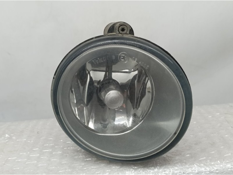 Recambio de faro antiniebla derecho para dacia duster ambiance 4x2 referencia OEM IAM 7700420127 67736900 VALEO