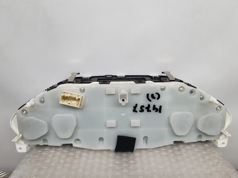 Recambio de cuadro instrumentos para peugeot 208 style referencia OEM IAM 9801904780 E137HWG2 