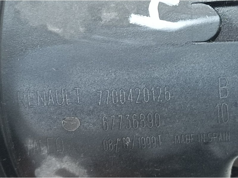 Recambio de faro antiniebla izquierdo para dacia duster ambiance 4x2 referencia OEM IAM 7700420126 67736890 VALEO