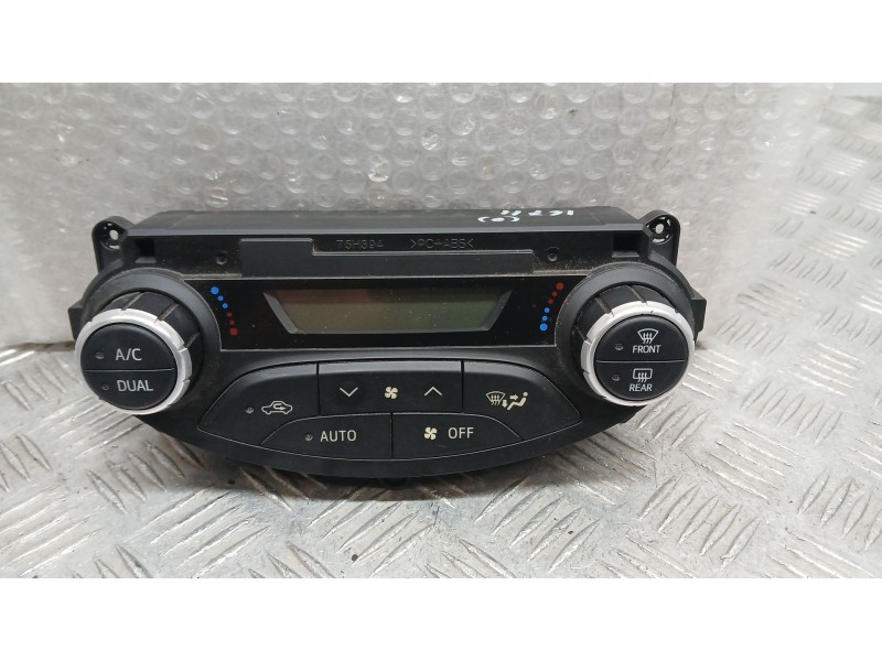 Recambio de mando climatizador para toyota yaris (_p13_) 1.5 hybrid (nhp130_) referencia OEM IAM 559000D800  