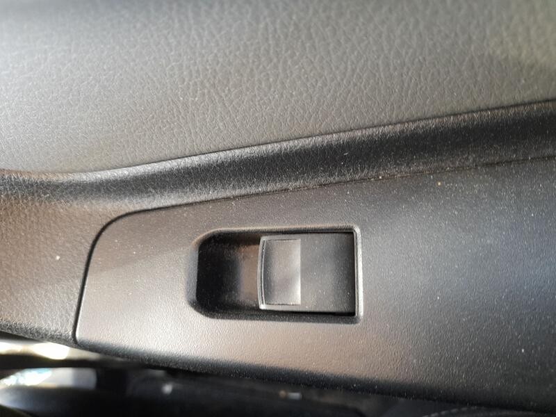 Recambio de mando elevalunas trasero derecho para toyota yaris (_p13_) 1.5 hybrid (nhp130_) referencia OEM IAM 848100D030  