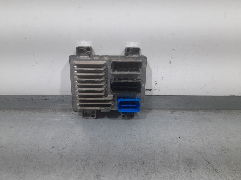 Recambio de centralita motor uce para opel corsa d (s07) 1.2 (l08, l68) referencia OEM IAM 55587318  