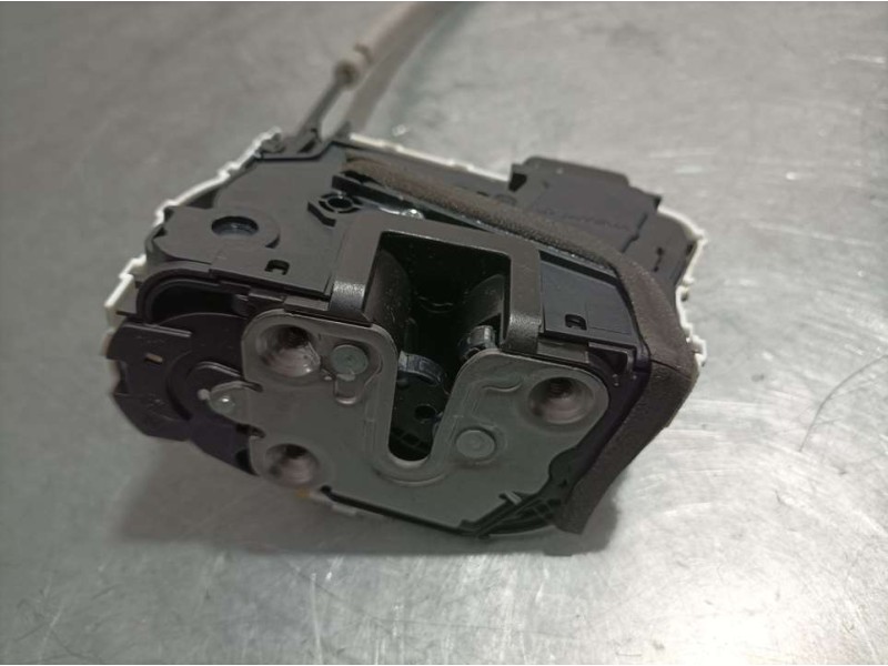 Recambio de cerradura puerta delantera derecha para mg zs 1.5 vti referencia OEM IAM 10845781 16896906 ELECTRICA