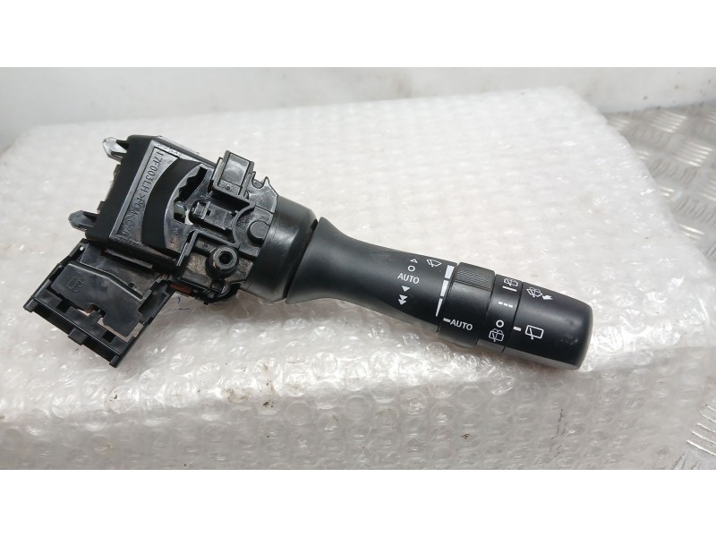 Recambio de mando limpia para toyota yaris (_p13_) 1.5 hybrid (nhp130_) referencia OEM IAM 846520D190  0D19017F936