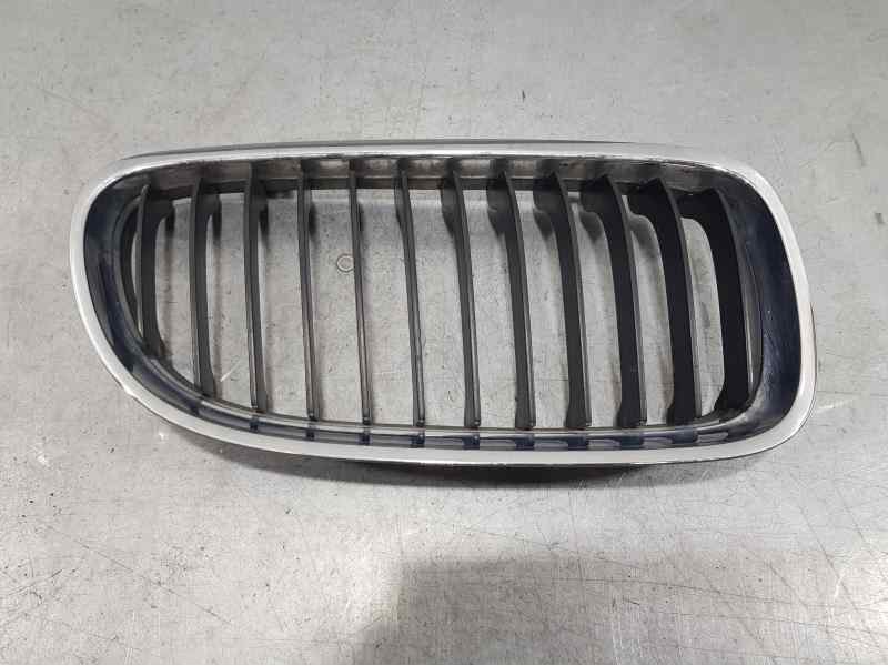 Recambio de rejilla delantera para bmw serie 3 berlina (e90) 320i referencia OEM IAM 51137201968  DERECHA