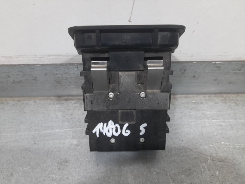 Recambio de palanca freno de mano para mercedes-benz clase gla (w156) gla 200 (156.943) referencia OEM IAM A2469050451  