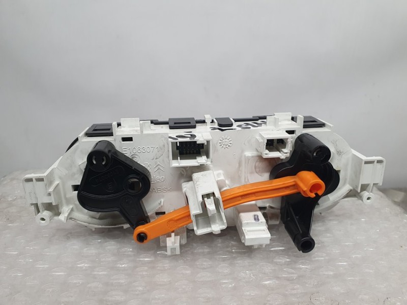 Recambio de mando calefaccion / aire acondicionado para peugeot 208 style referencia OEM IAM 96722483 T1013332G 