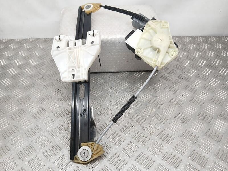 Recambio de elevalunas trasero derecho para seat leon (5f1) style visio edition referencia OEM IAM 5F4839462D ELECTRICO 5Q095940