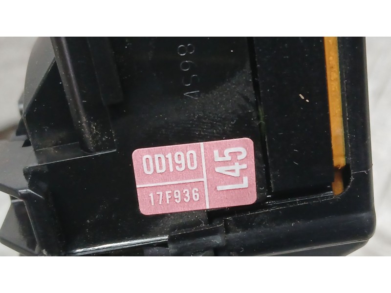 Recambio de mando limpia para toyota yaris (_p13_) 1.5 hybrid (nhp130_) referencia OEM IAM 846520D190  0D19017F936