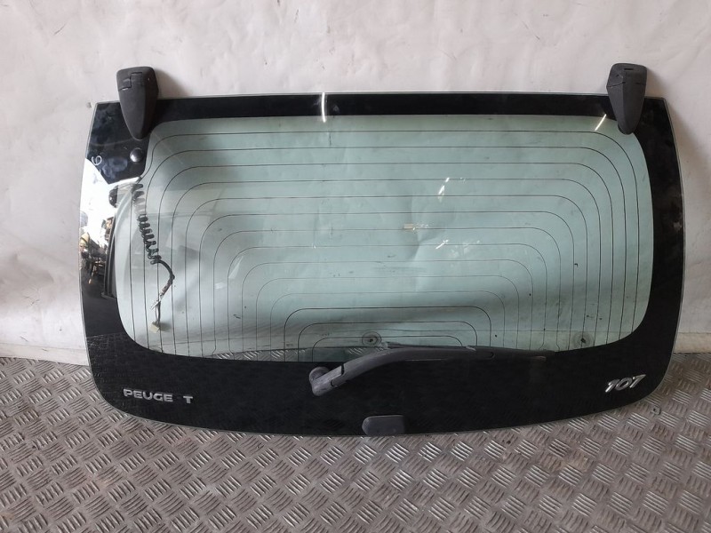 Recambio de luna trasera para peugeot 107 urban referencia OEM IAM   