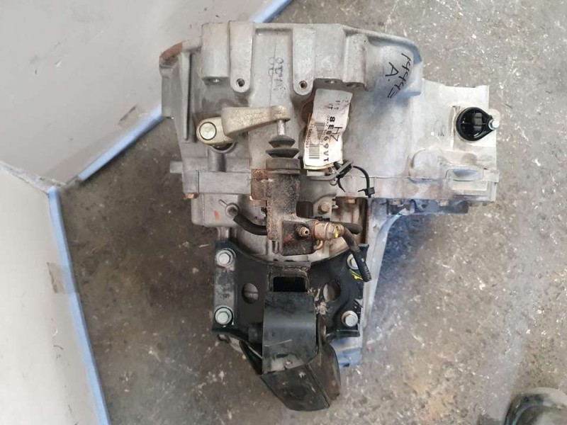 Recambio de caja cambios para nissan almera tino (v10m) acenta referencia OEM IAM 8E069VT 9450362 5VELOCIDADES