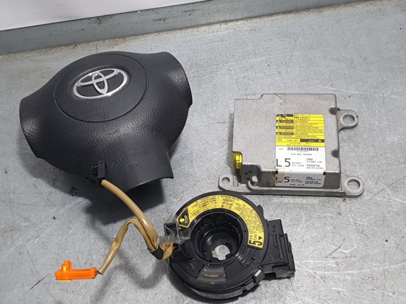 Recambio de airbag delantero izquierdo para toyota corolla (e12) 1.6 linea luna berlina referencia OEM IAM 4513002270B0  
