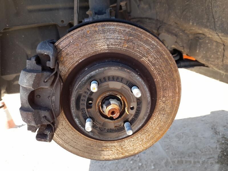 Recambio de mangueta delantera izquierda para toyota yaris (_p13_) 1.5 hybrid (nhp130_) referencia OEM IAM 432120D230  