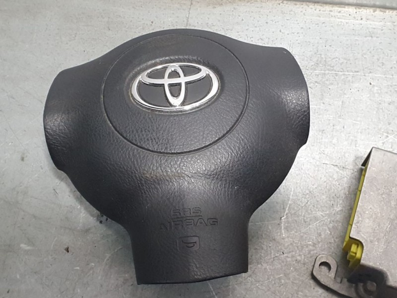 Recambio de airbag delantero izquierdo para toyota corolla (e12) 1.6 linea luna berlina referencia OEM IAM 4513002270B0  