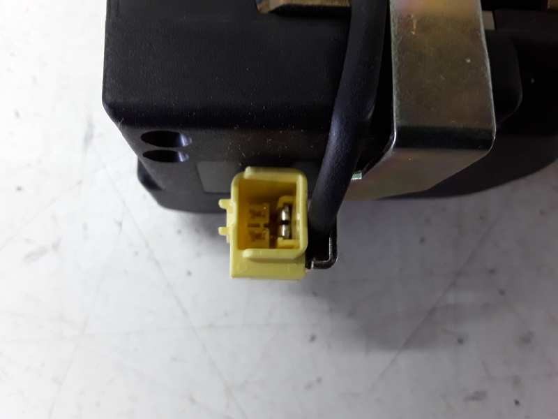 Recambio de pretensor airbag izquierdo para toyota avensis berlina (t 22) referencia OEM IAM 30002353B  