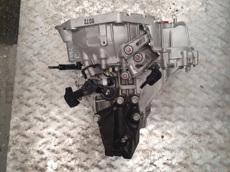 Recambio de caja cambios para hyundai i20 klass referencia OEM IAM BD72MB 516157 6VELOCIDADES