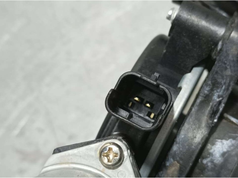 Recambio de elevalunas delantero derecho para mg zs 1.5 vti referencia OEM IAM GD558LG4022 SD233505 ELECTRICO 2 PINS