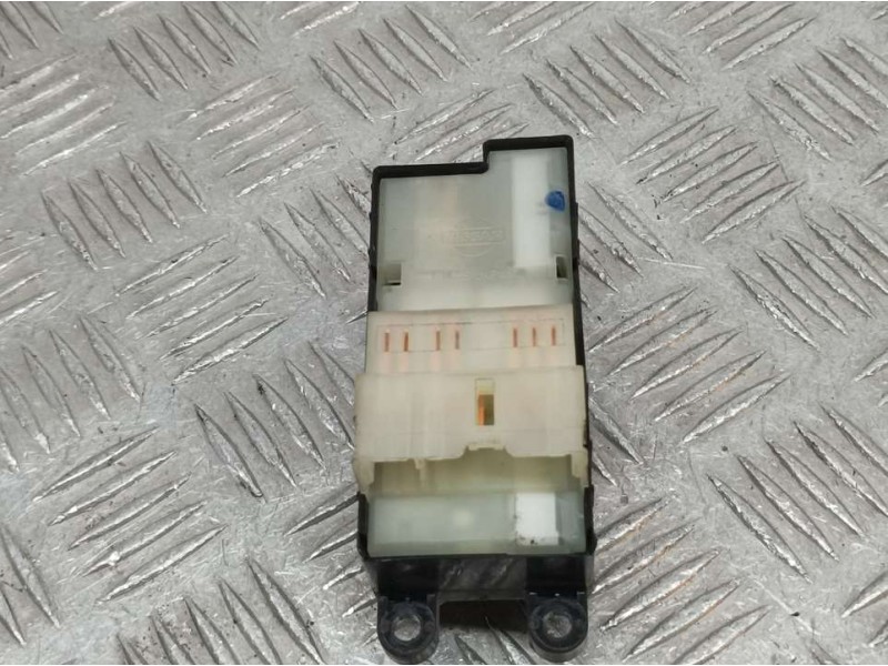 Recambio de mando elevalunas delantero izquierdo para nissan almera tino (v10m) acenta referencia OEM IAM 25401BU861  