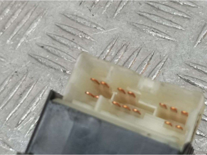 Recambio de mando elevalunas delantero izquierdo para nissan almera tino (v10m) acenta referencia OEM IAM 25401BU861  