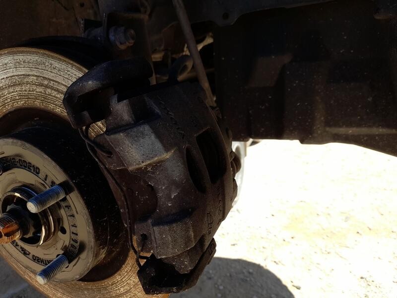 Recambio de pinza freno delantera derecha para toyota yaris (_p13_) 1.5 hybrid (nhp130_) referencia OEM IAM 477300D200 ATE 