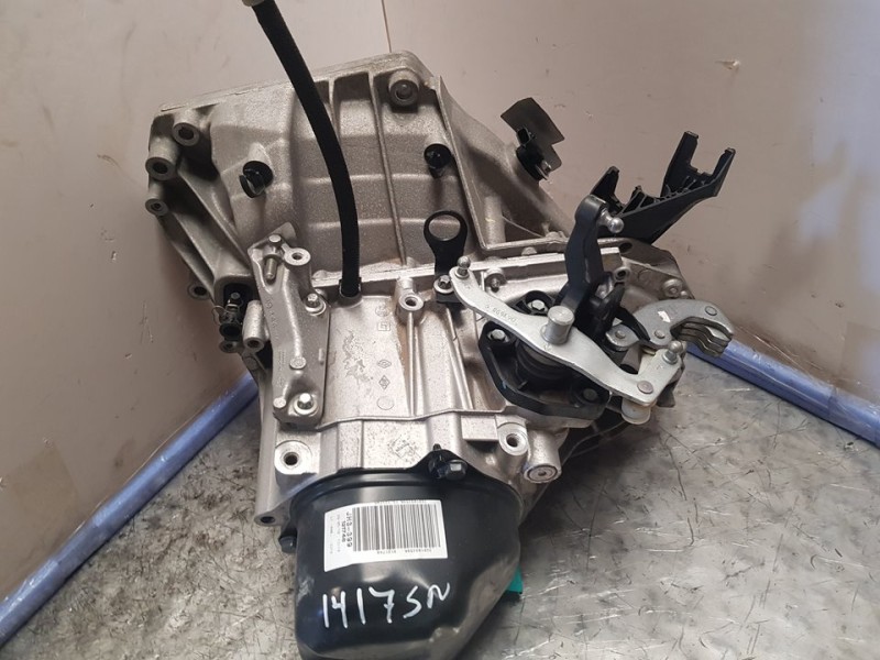 Recambio de caja cambios para dacia sandero comfort referencia OEM IAM JH3399 S121748 5VELOCIDADES