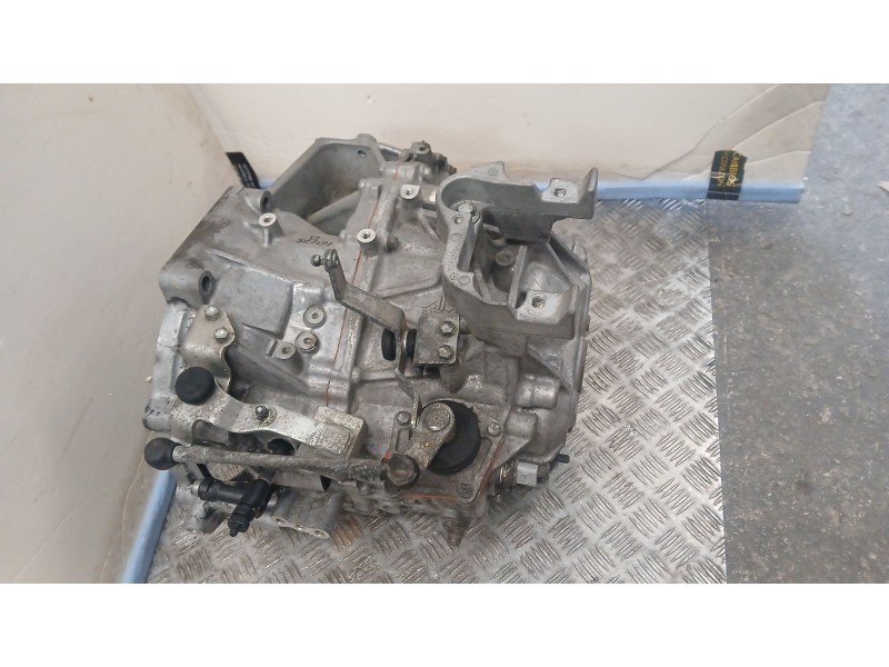 Recambio de caja cambios para dodge avenger 2.0 crd referencia OEM IAM 8H173034 A7822908 6VELOCIDADES