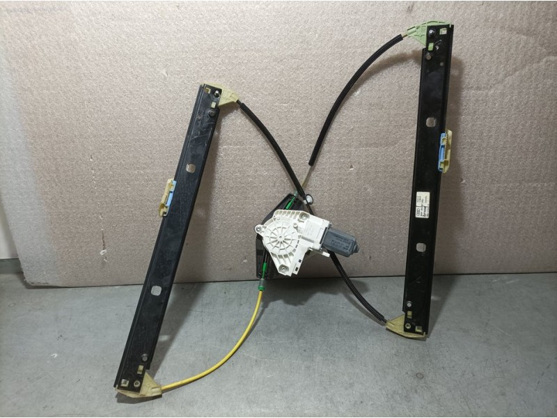 Recambio de elevalunas delantero derecho para audi a4 ber. (b8) básico referencia OEM IAM 8K0837462 102197981503 ELECTRICO BROSE