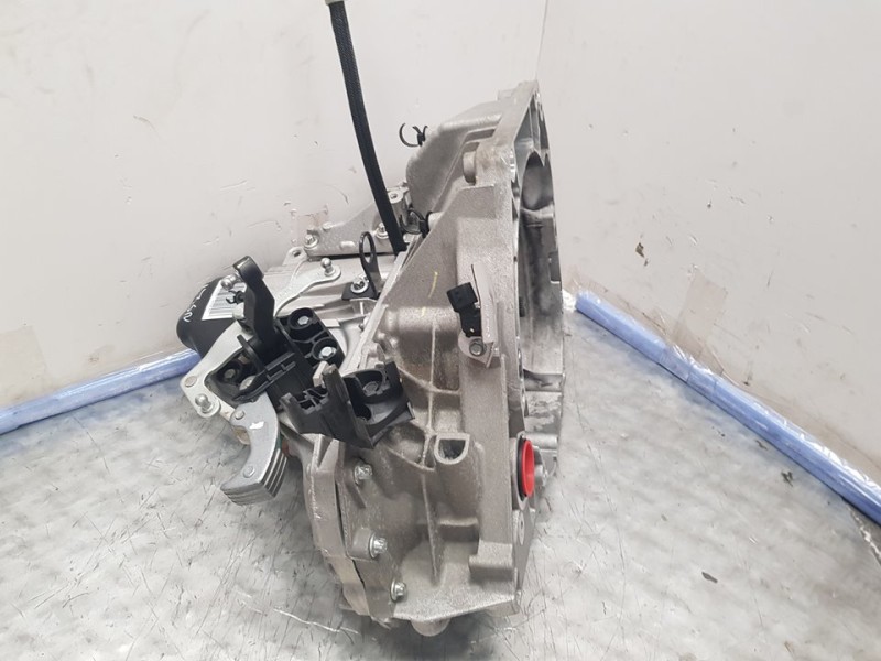 Recambio de caja cambios para dacia sandero comfort referencia OEM IAM JH3399 S121748 5VELOCIDADES