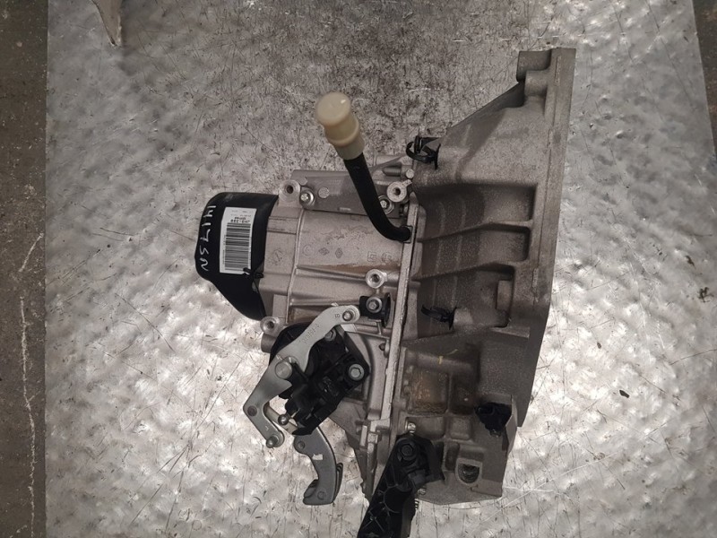 Recambio de caja cambios para dacia sandero comfort referencia OEM IAM JH3399 S121748 5VELOCIDADES