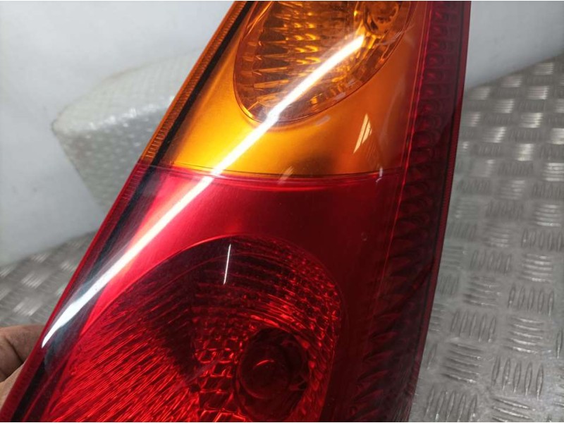 Recambio de piloto trasero derecho para nissan almera tino (v10m) acenta referencia OEM IAM 23480202  ROZADO