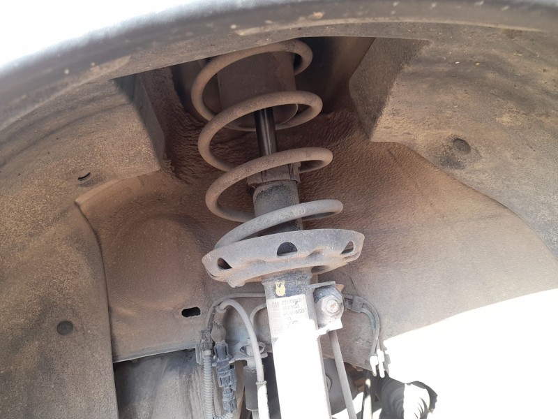 Recambio de amortiguador delantero izquierdo para opel corsa c (x01) 1.2 (f08, f68) referencia OEM IAM 72119117  