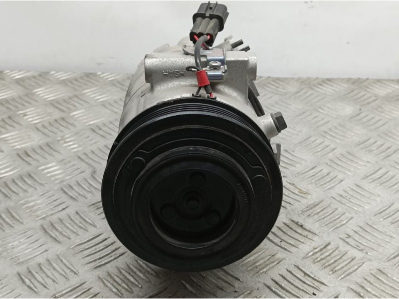 Recambio de compresor aire acondicionado para hyundai i20 klass referencia OEM IAM 97701Q0300 6HV12E HANON