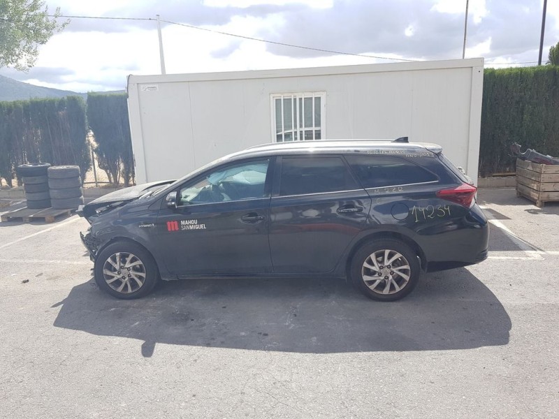 toyota auris touring sports (e18) del año 2018