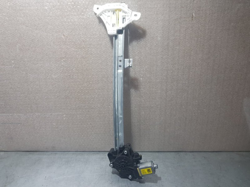 Recambio de elevalunas delantero derecho para hyundai i20 klass referencia OEM IAM 82460Q0000 2 PINS ELECTRICO