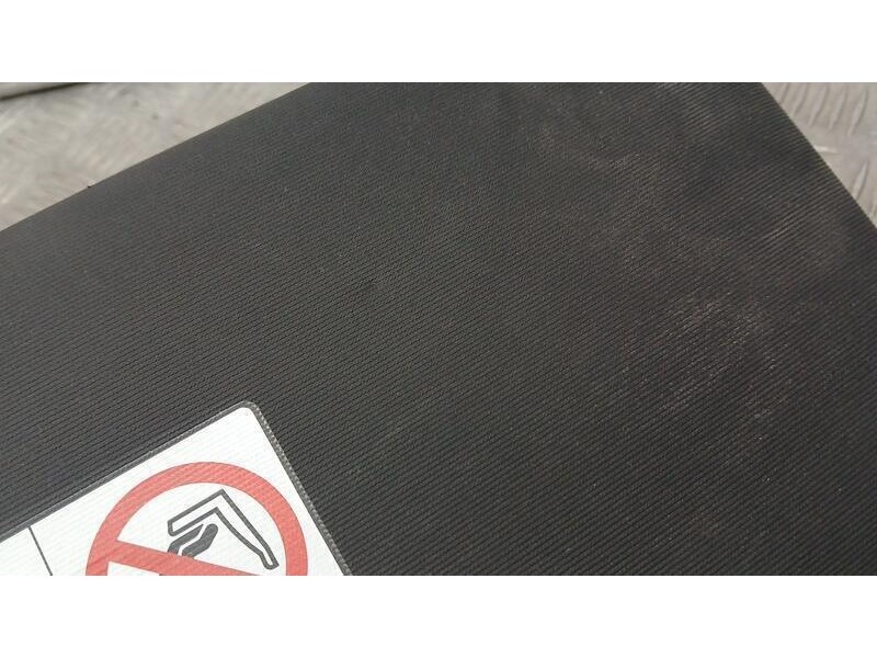 Recambio de parasol derecho para volkswagen tiguan (ad1, ax1) 2.0 tdi referencia OEM IAM 5TA857552AA ROZADO 