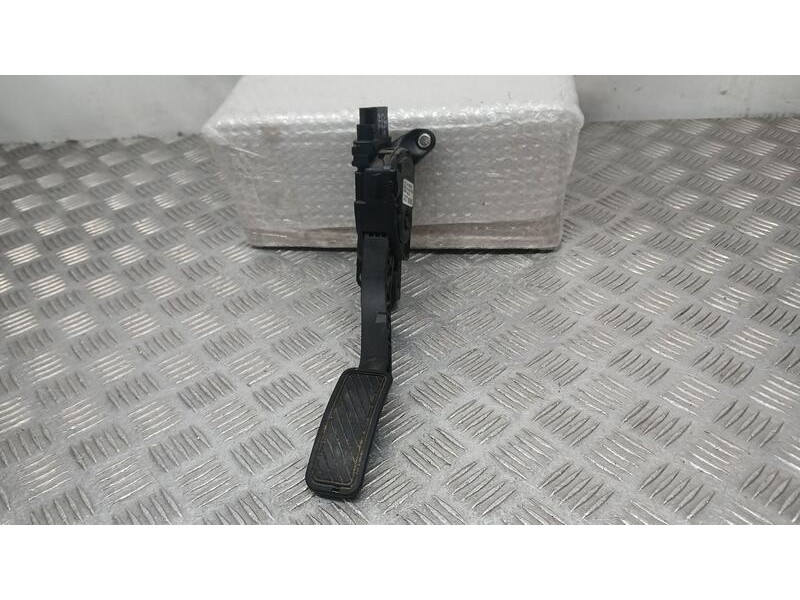 Recambio de potenciometro pedal para ford fiesta (cb1) ambiente referencia OEM IAM 8V219F836AA  6PV00951700