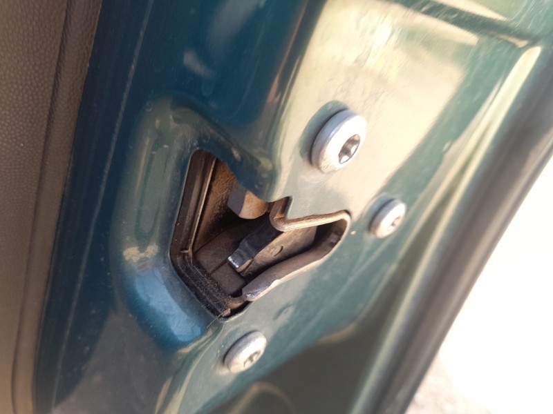 Recambio de cerradura puerta delantera derecha para opel corsa c (x01) 1.2 (f08, f68) referencia OEM IAM 13154792  