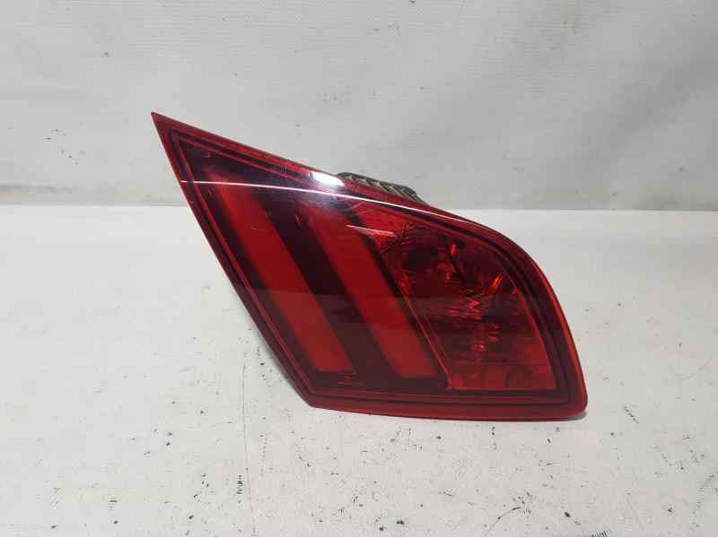 Recambio de piloto trasero izquierdo para peugeot 308 style referencia OEM IAM 9677818380 81260101 INTERIOR , ROZADO