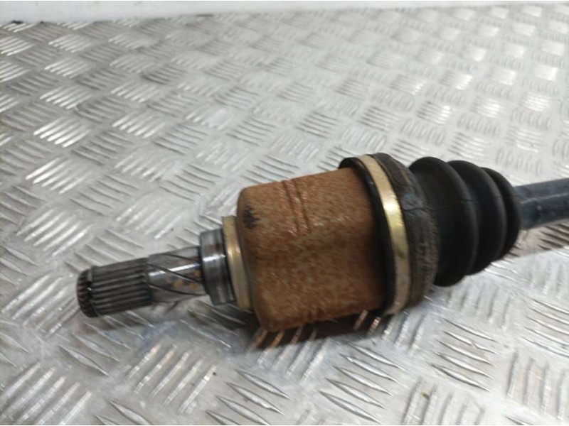 Recambio de transmision delantera derecha para nissan almera tino (v10m) acenta referencia OEM IAM 39100BU010  