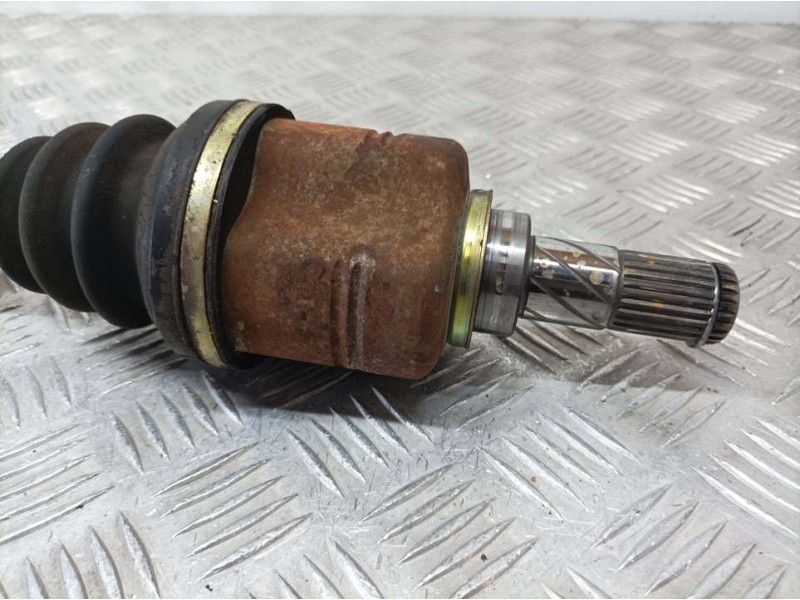 Recambio de transmision delantera izquierda para nissan almera tino (v10m) acenta referencia OEM IAM 39101BU010  