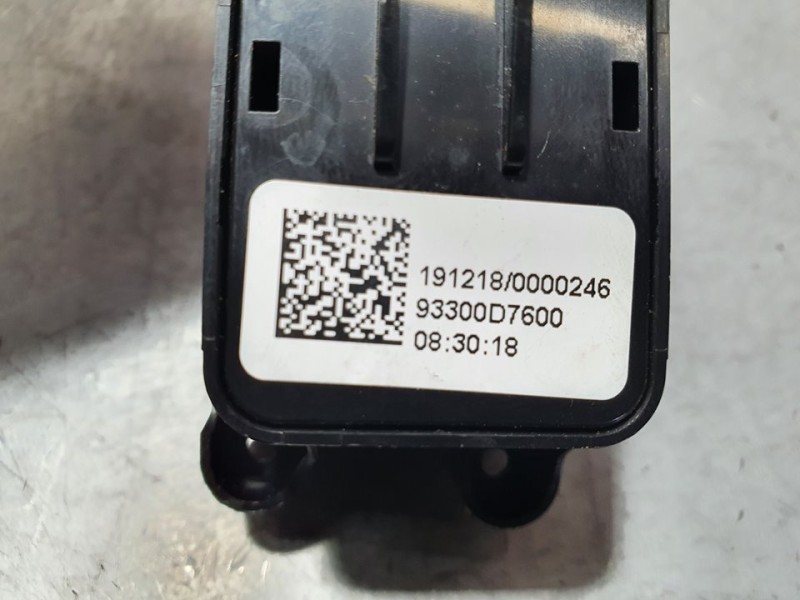 Recambio de mando multifuncion para hyundai tucson n-line lite 2wd referencia OEM IAM 93300D7600  