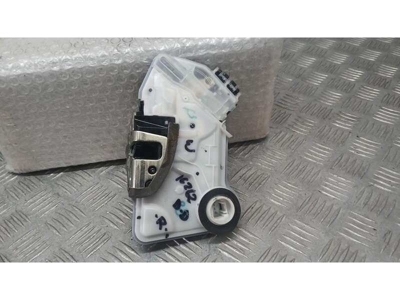 Recambio de cerradura puerta delantera derecha para toyota corolla (e21) hybrid active referencia OEM IAM 6903002511  