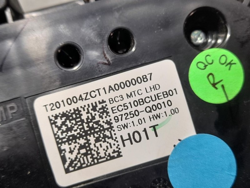 Recambio de mando calefaccion / aire acondicionado para hyundai i20 klass referencia OEM IAM 97250Q0010  