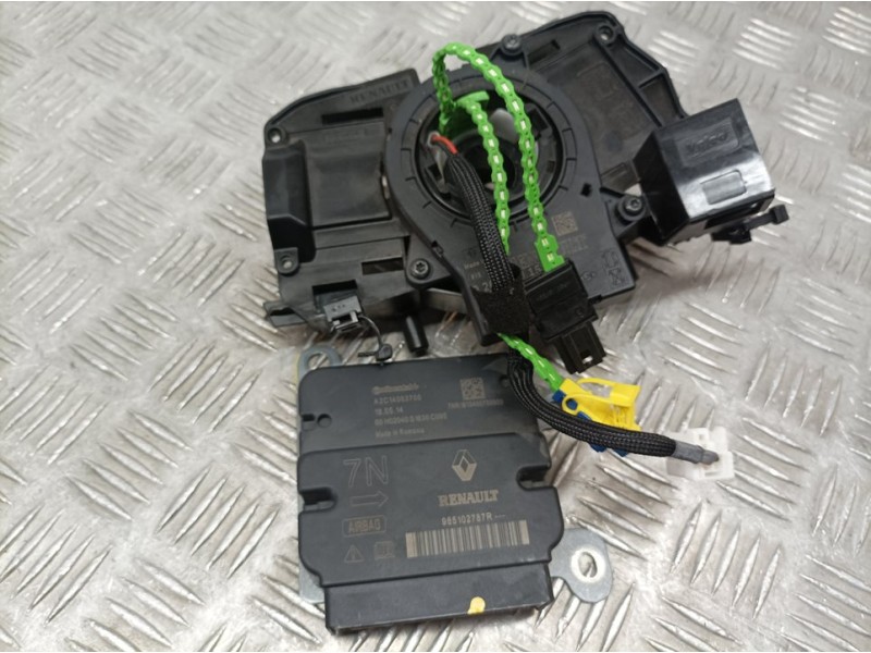 Recambio de kit airbag para dacia sandero comfort referencia OEM IAM 985701142R  C/ SALPICADERO