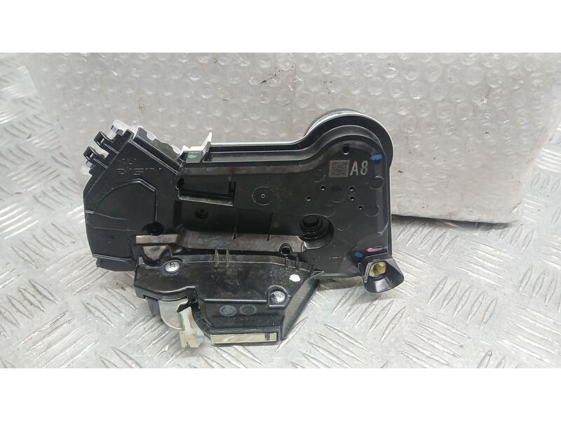 Recambio de cerradura puerta delantera izquierda para toyota corolla (e21) hybrid active referencia OEM IAM 6904002491 ELECTRICA