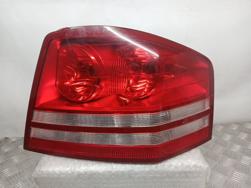 Recambio de piloto trasero derecho para dodge avenger 2.0 crd referencia OEM IAM 05116220AE  05303990AE