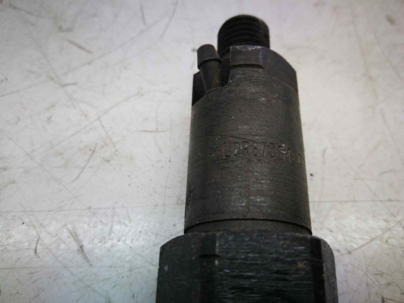 Recambio de inyector para renault clio ii fase i (b/cbo) 1.9 diesel referencia OEM IAM LCR6735404  LUCAS