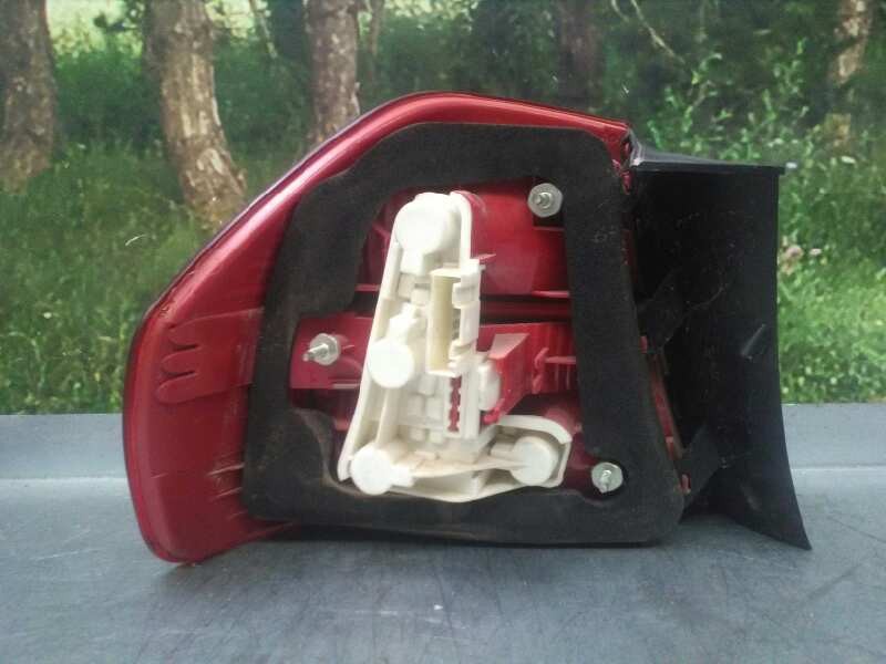 Recambio de piloto trasero derecho para bmw serie 3 berlina (e90) 318d referencia OEM IAM 6937458  EXTERIOR